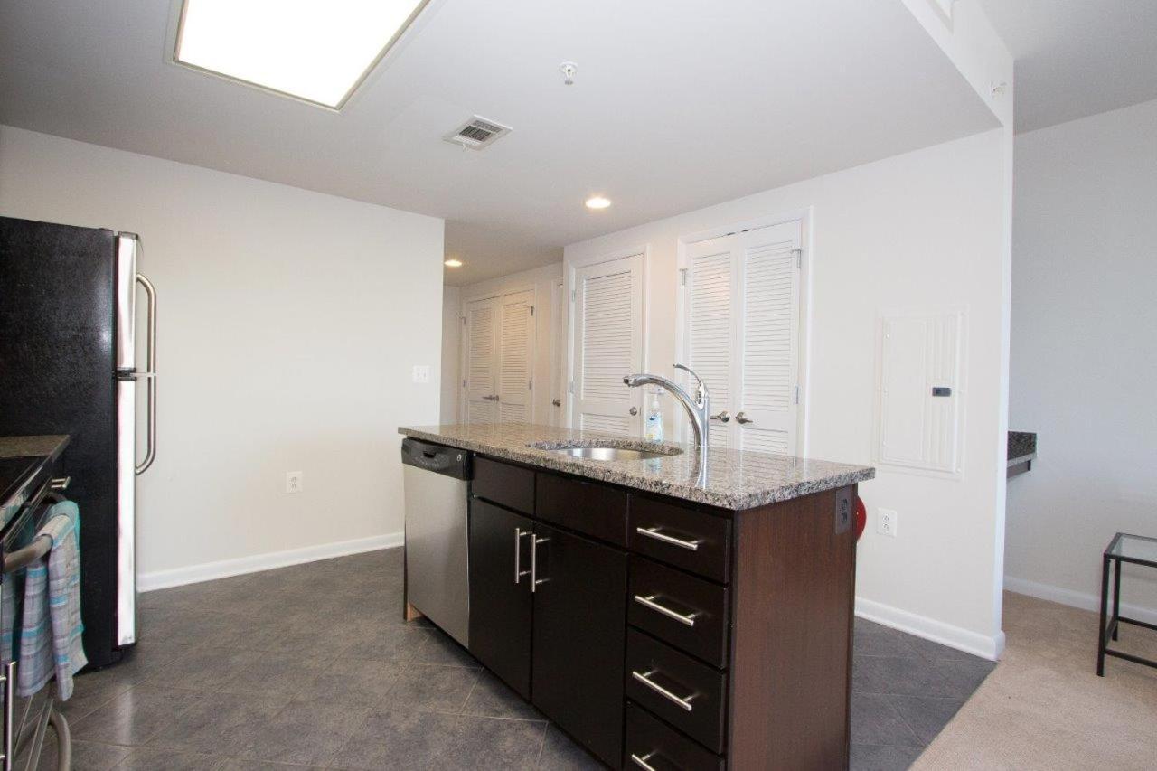 Pentagon Luxe Apartments 阿林顿 外观 照片