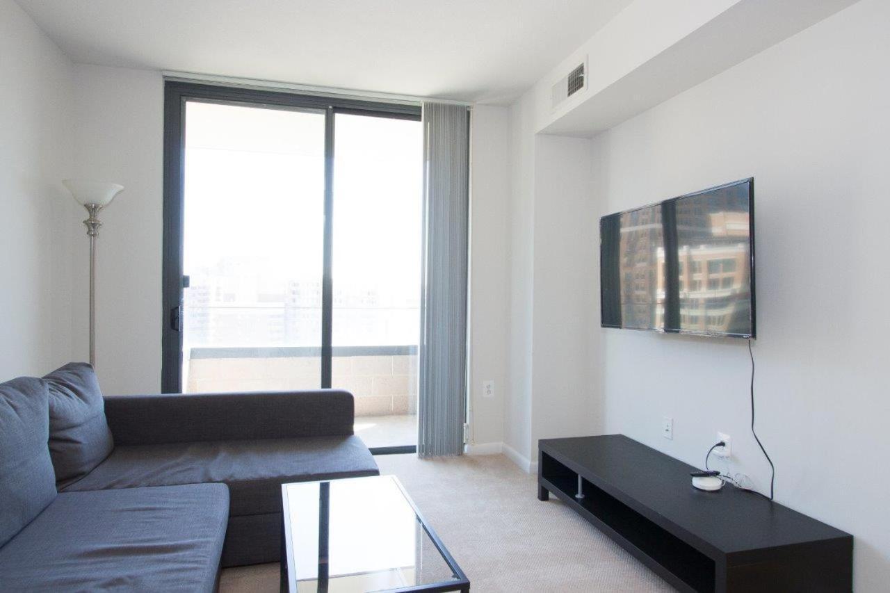Pentagon Luxe Apartments 阿林顿 外观 照片