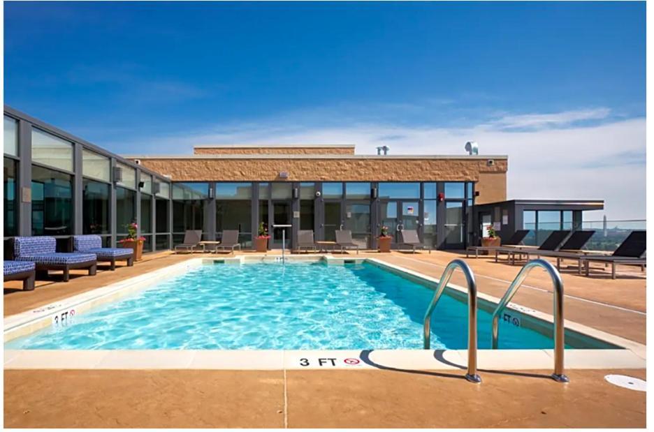 Pentagon Luxe Apartments 阿林顿 外观 照片