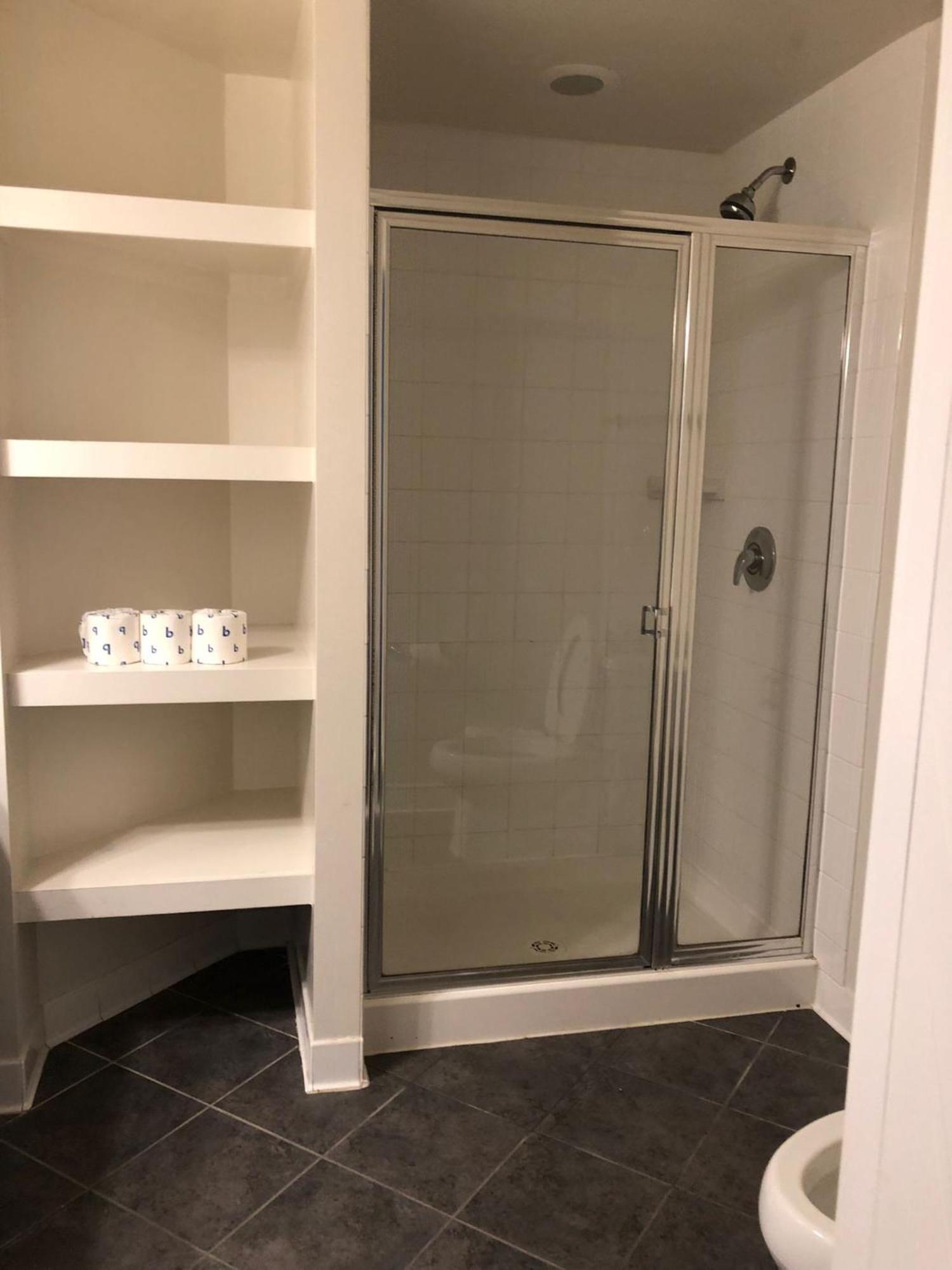 Pentagon Luxe Apartments 阿林顿 外观 照片