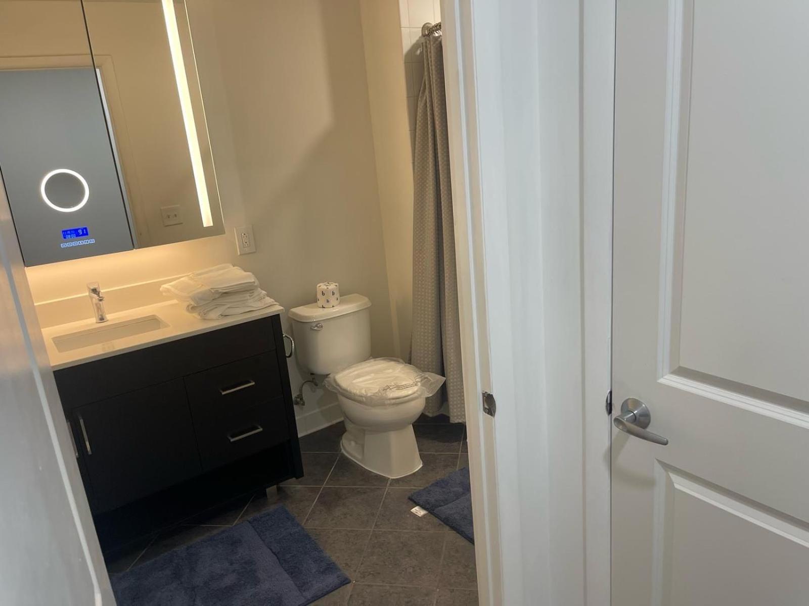 Pentagon Luxe Apartments 阿林顿 外观 照片